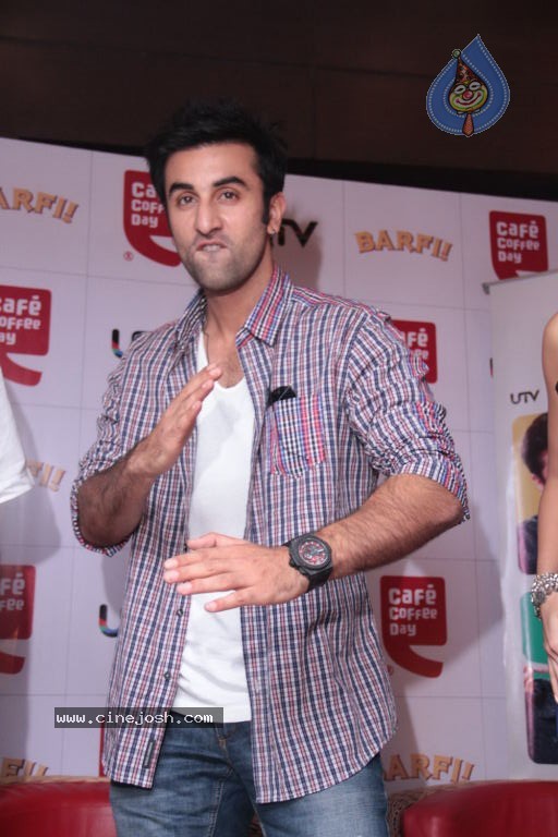 Ranbir n Ileana Promotes BARFI - 6 / 52 photos