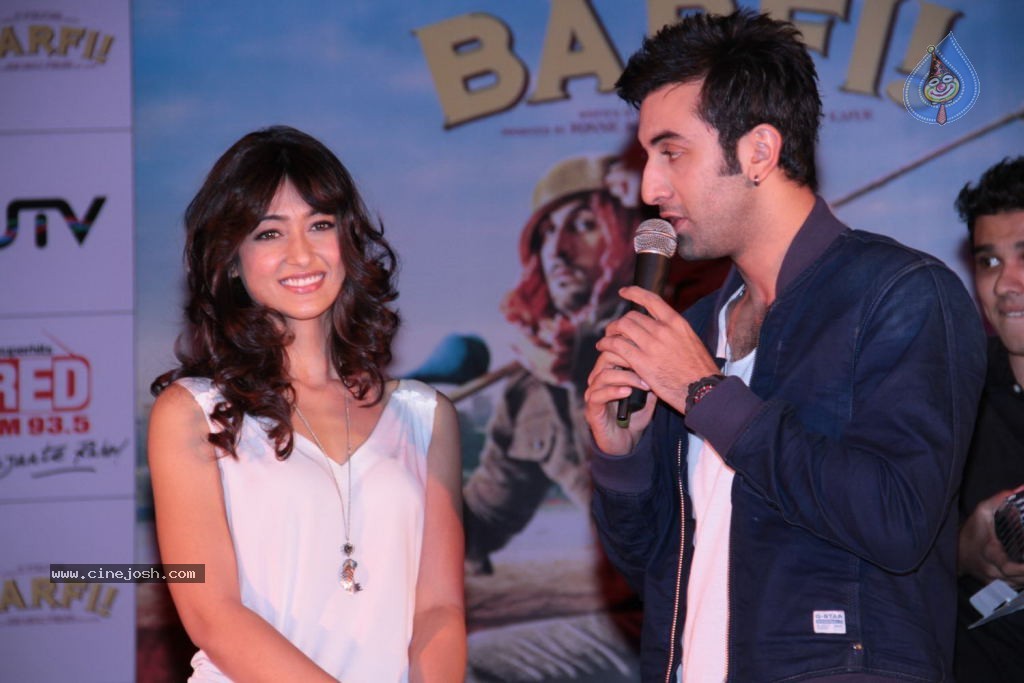 Ranbir n Ileana Promotes BARFI - 7 / 52 photos