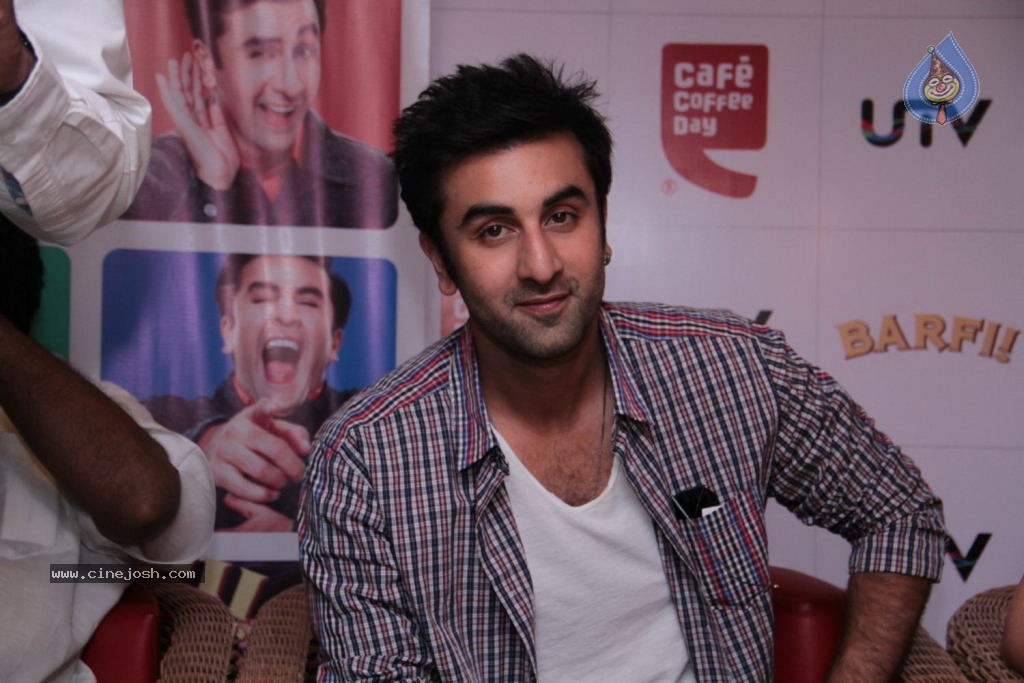 Ranbir n Ileana Promotes BARFI - 21 / 52 photos