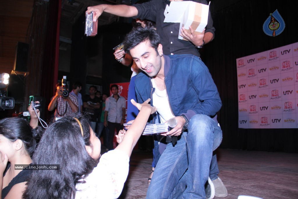 Ranbir n Ileana Promotes BARFI - 45 / 52 photos