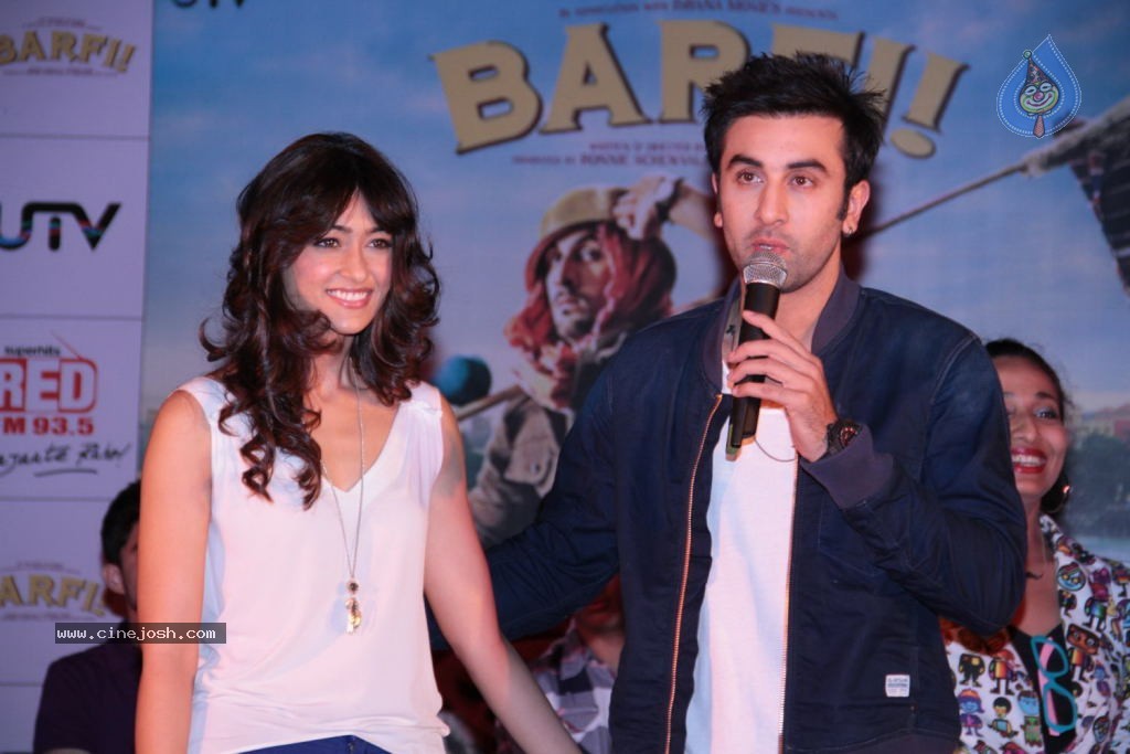Ranbir n Ileana Promotes BARFI - 51 / 52 photos