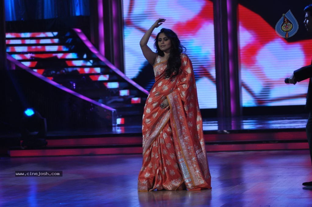 Rani Mukherjee at Jhalak Dikhhla Jaa Sets - 5 / 53 photos