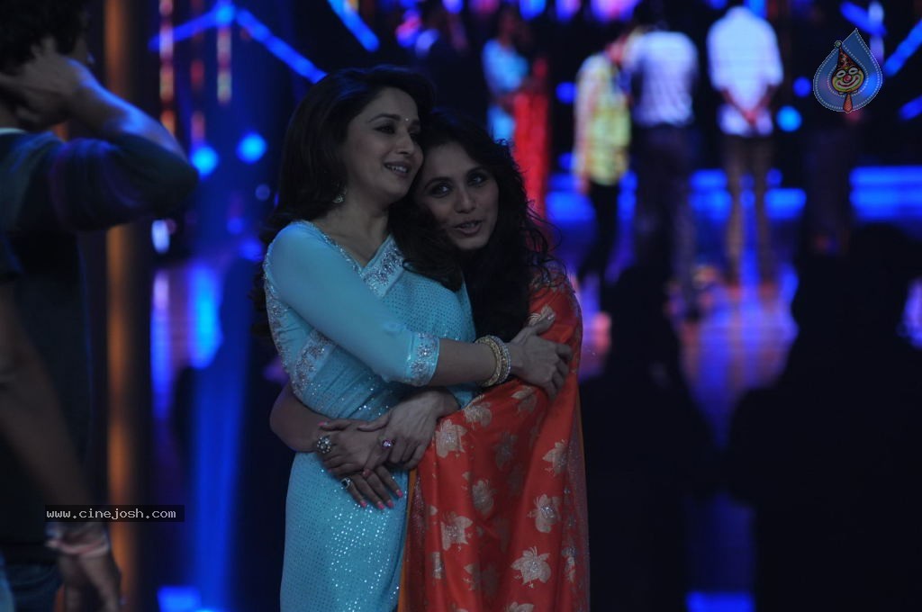 Rani Mukherjee at Jhalak Dikhhla Jaa Sets - 13 / 53 photos