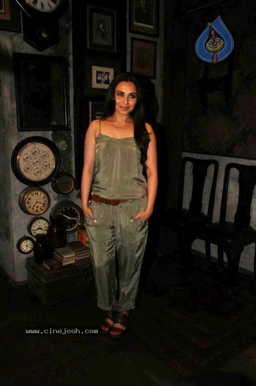 Rani Mukherjee Inaugurates Designer Sabyasachi Store - 11 / 18 photos