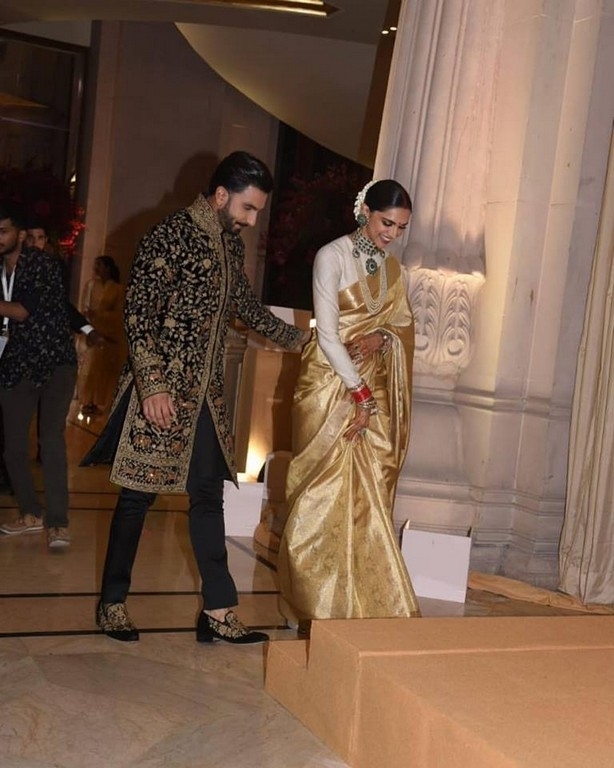 Ranveer Singh and Deepika Padukone Reception Photos - 2 / 9 photos