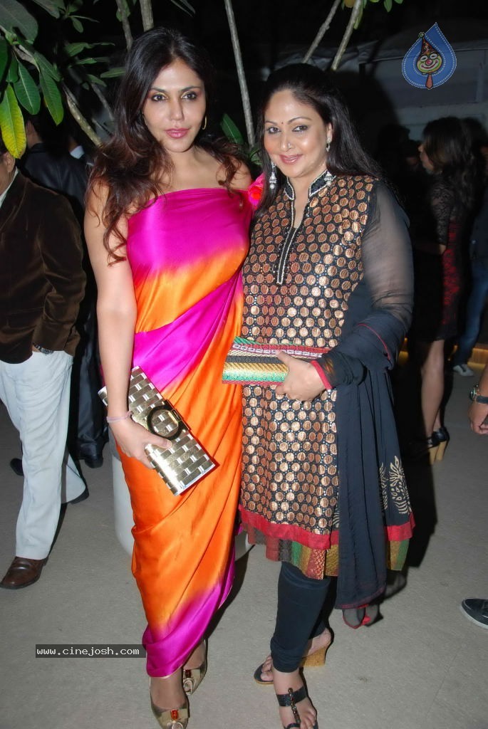 Rati Agnihotri Christmas Party - 2 / 28 photos
