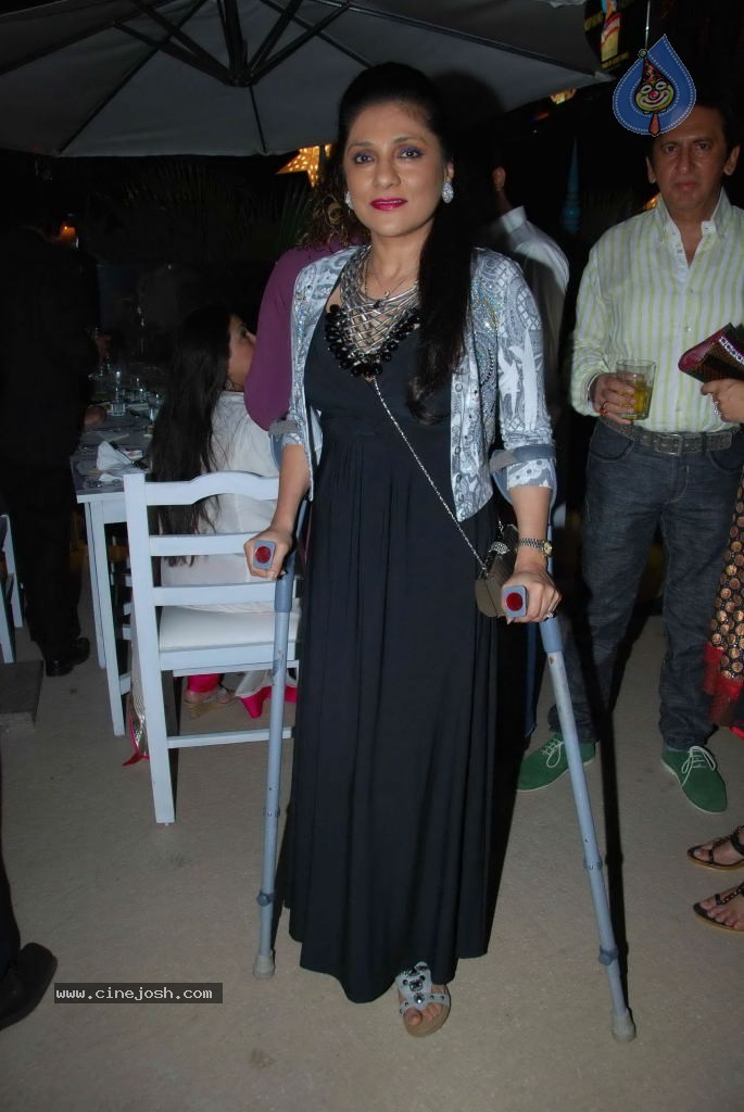 Rati Agnihotri Christmas Party - 8 / 28 photos