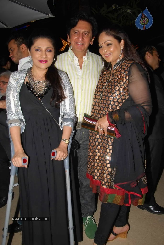 Rati Agnihotri Christmas Party - 18 / 28 photos