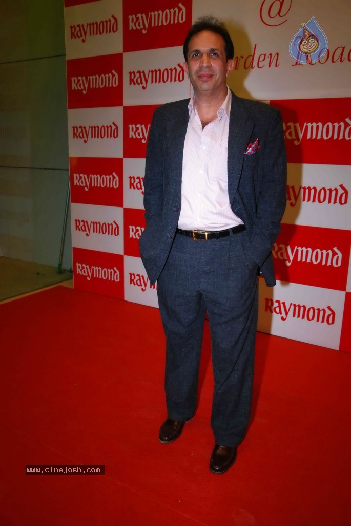 Raveena Tandon Launches Raymonds New Store  - 9 / 85 photos