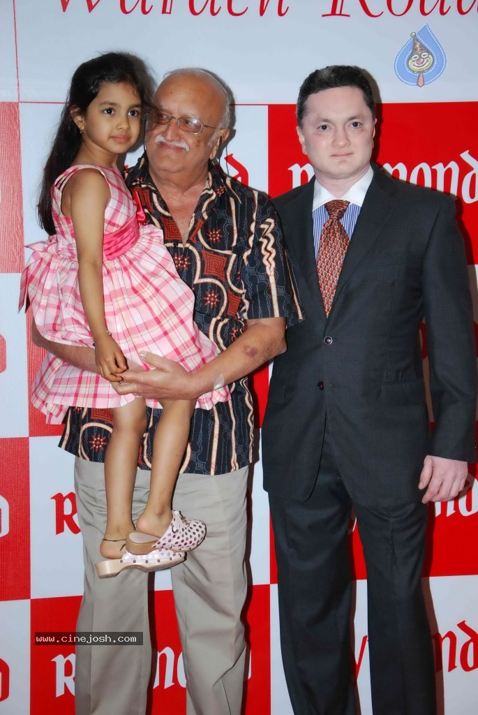 Raveena Tandon Launches Raymonds New Store  - 38 / 85 photos