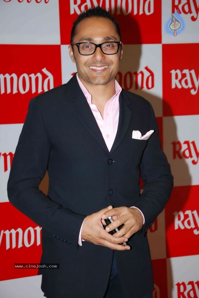 Raveena Tandon Launches Raymonds New Store  - 42 / 85 photos