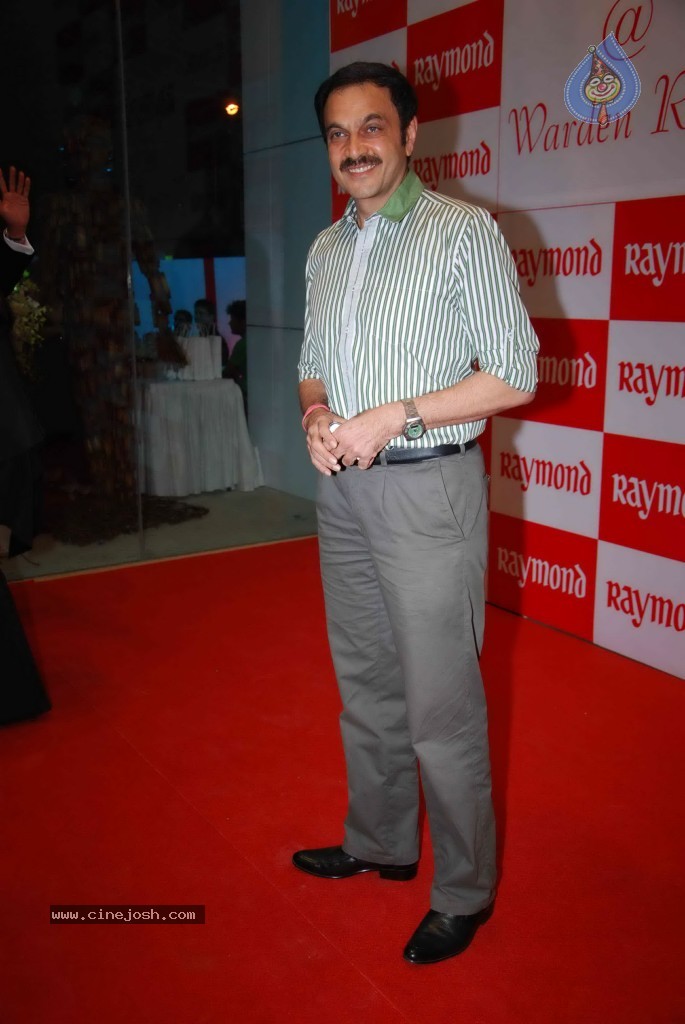 Raveena Tandon Launches Raymonds New Store  - 44 / 85 photos