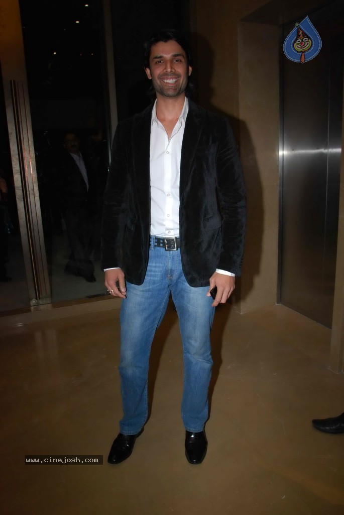 Raveena Tandon Launches Raymonds New Store  - 52 / 85 photos
