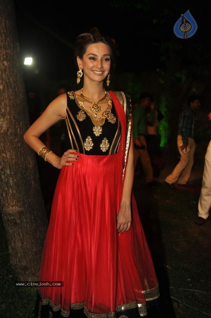 Retail Jeweller India Trendsetter Fashion Show - 22 / 108 photos