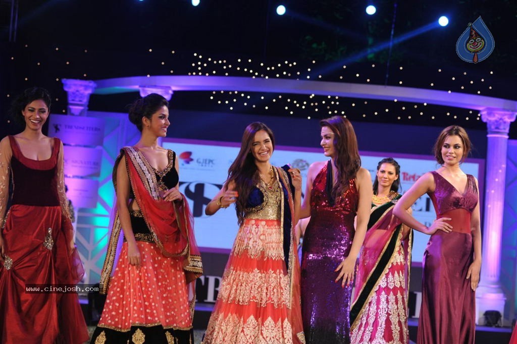 Retail Jeweller India Trendsetter Fashion Show - 56 / 108 photos