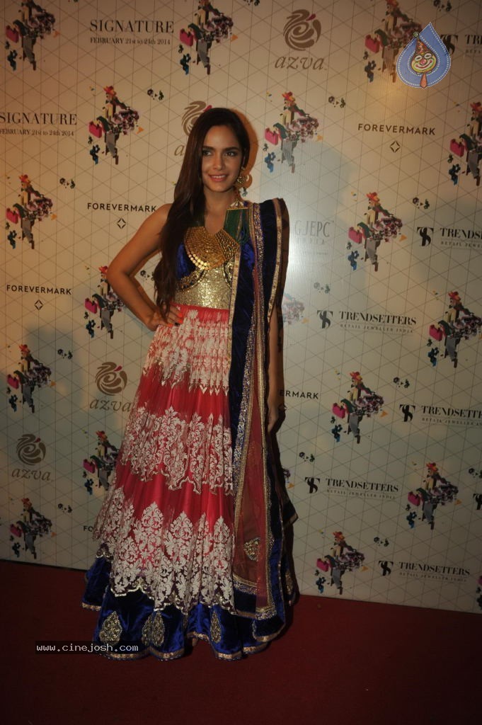 Retail Jeweller India Trendsetter Fashion Show - 78 / 108 photos