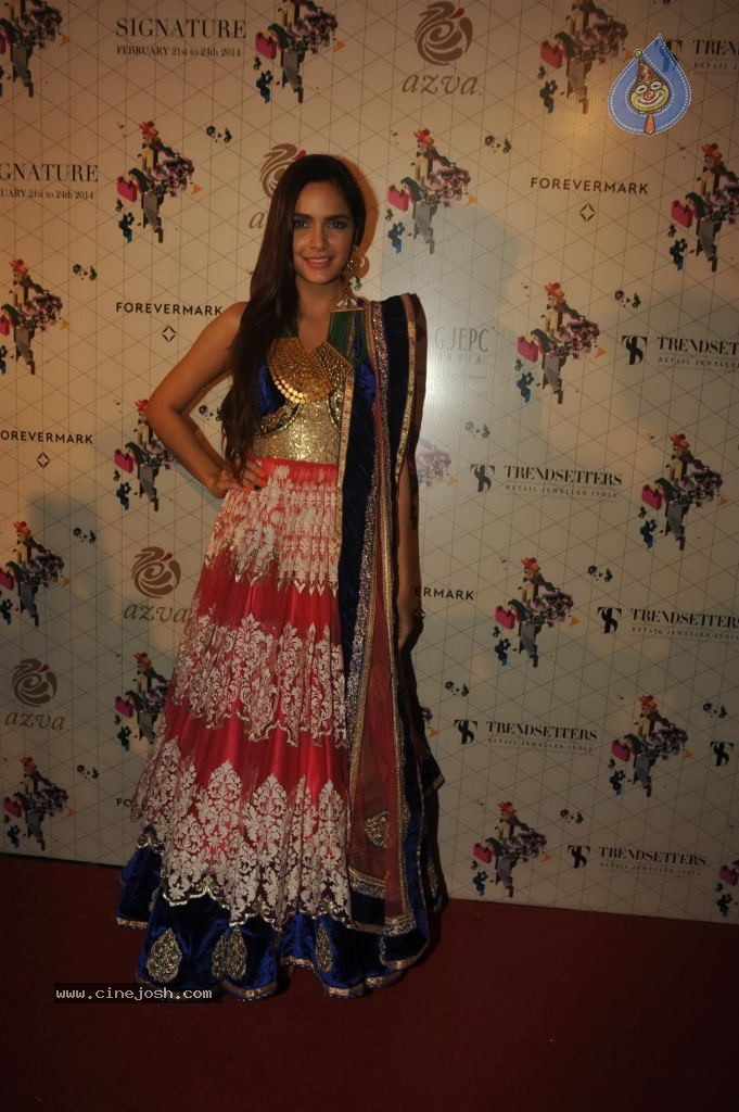Retail Jeweller India Trendsetter Fashion Show - 84 / 108 photos