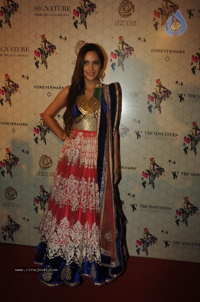 Retail Jeweller India Trendsetter Fashion Show - 90 / 108 photos