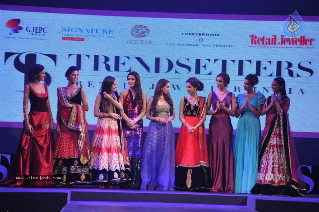 Retail Jeweller India Trendsetter Fashion Show - 101 / 108 photos