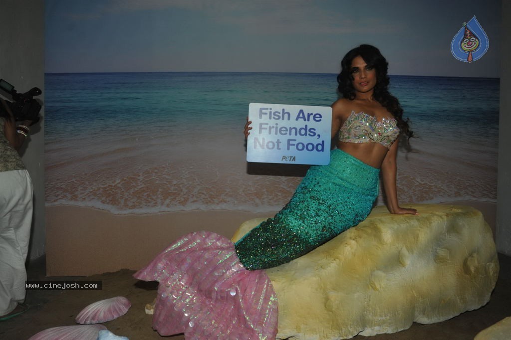 Richa Chadda Peta Vegetarian Ad Shoot - 33 / 36 photos