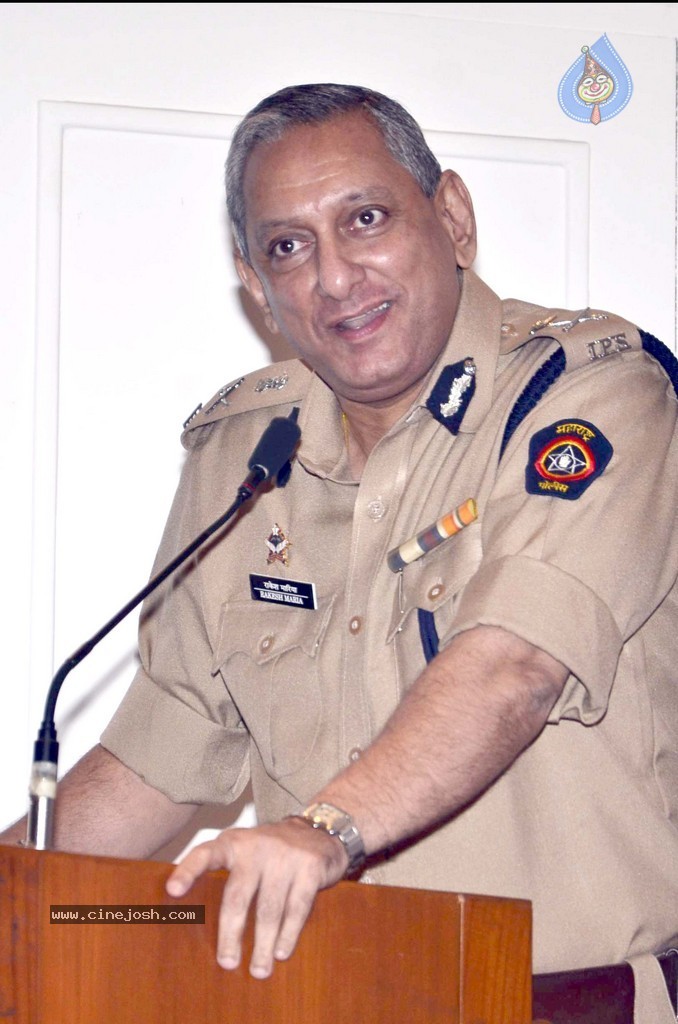 Right to Way for Ambulance Launch - 2 / 99 photos