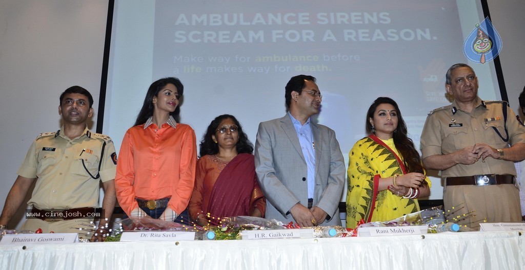 Right to Way for Ambulance Launch - 76 / 99 photos