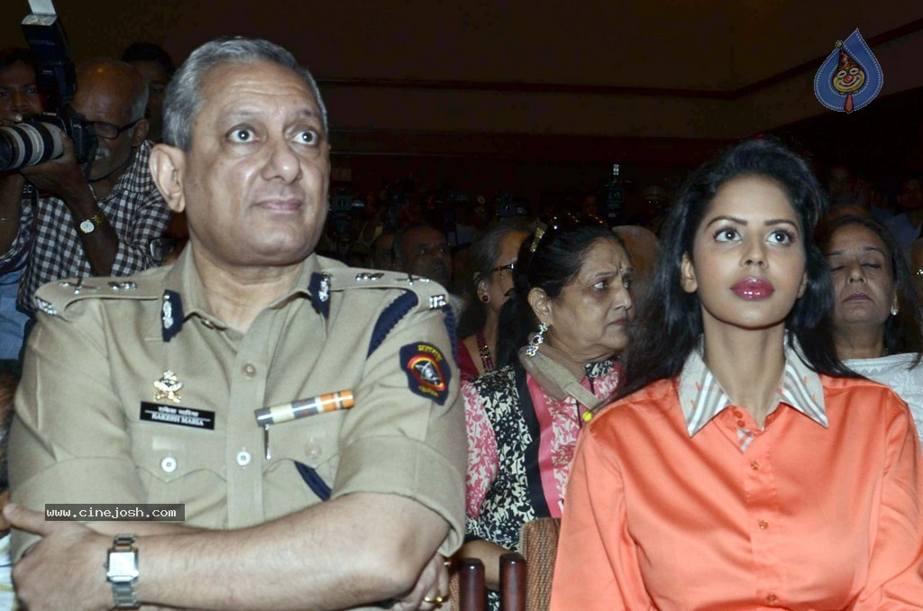 Right to Way for Ambulance Launch - 77 / 99 photos