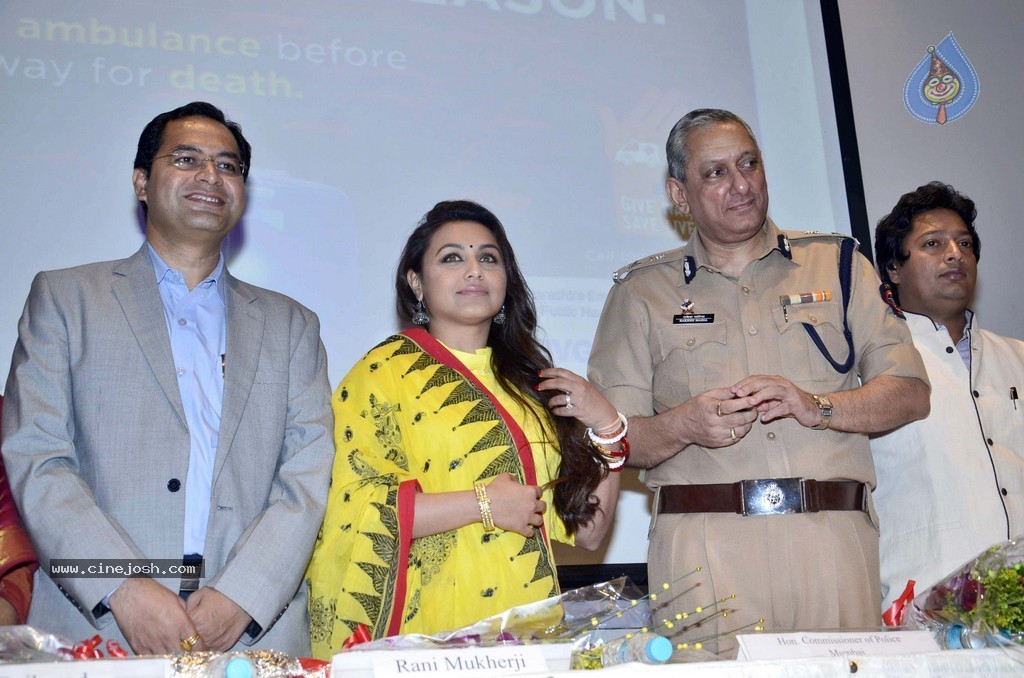 Right to Way for Ambulance Launch - 89 / 99 photos