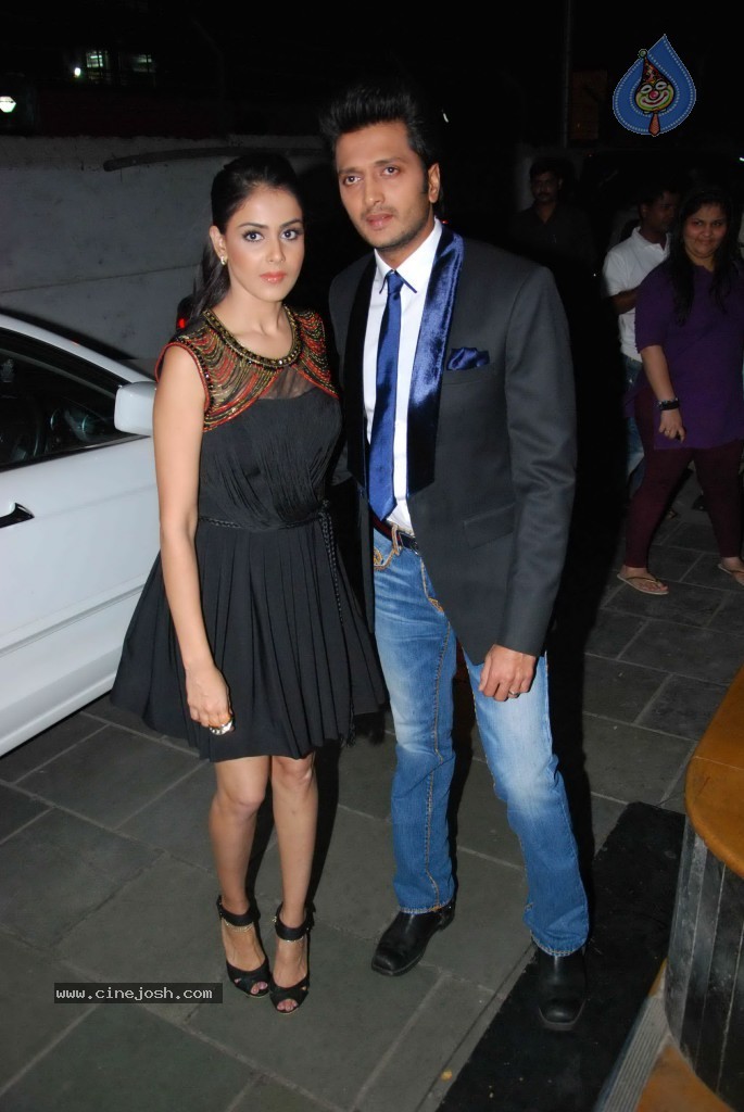 Ritesh n Genelia at Dance India Dance Spot - 2 / 25 photos
