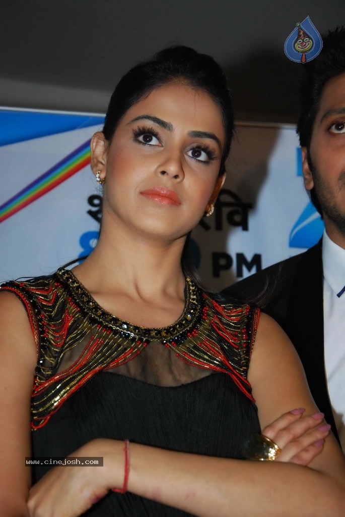 Ritesh n Genelia at Dance India Dance Spot - 22 / 25 photos