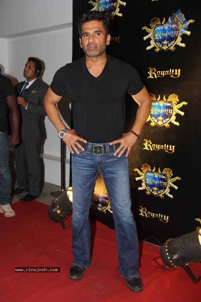 Ritesh n Genelia Pre Marriage Bash - 43 / 108 photos