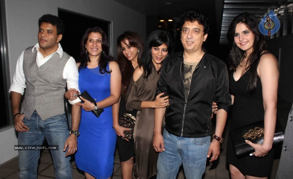 Ritesh n Genelia Pre Marriage Bash - 89 / 108 photos