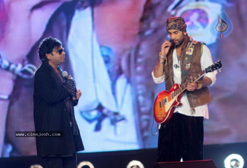 Rockstar Movie Team Performs at Mum Concert - 42 / 57 photos