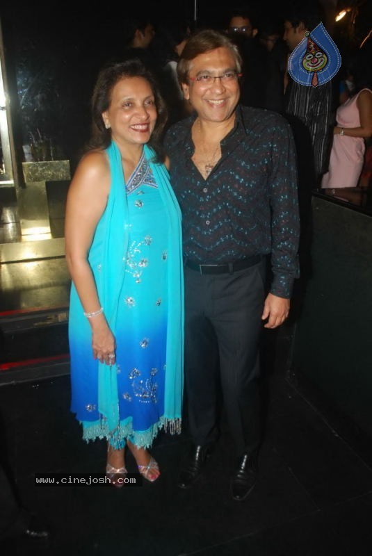 Rocky S Absolut Glimmer Bash - 28 / 43 photos