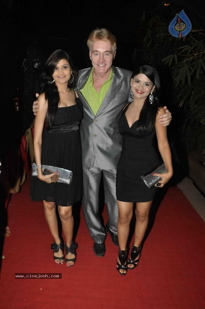 Rohit Verma Birthday Party - 21 / 42 photos