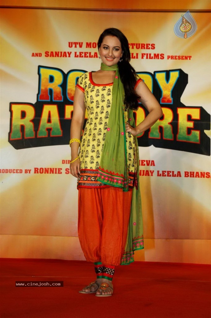 Rowdy Rathore First Look Launch - 9 / 60 photos