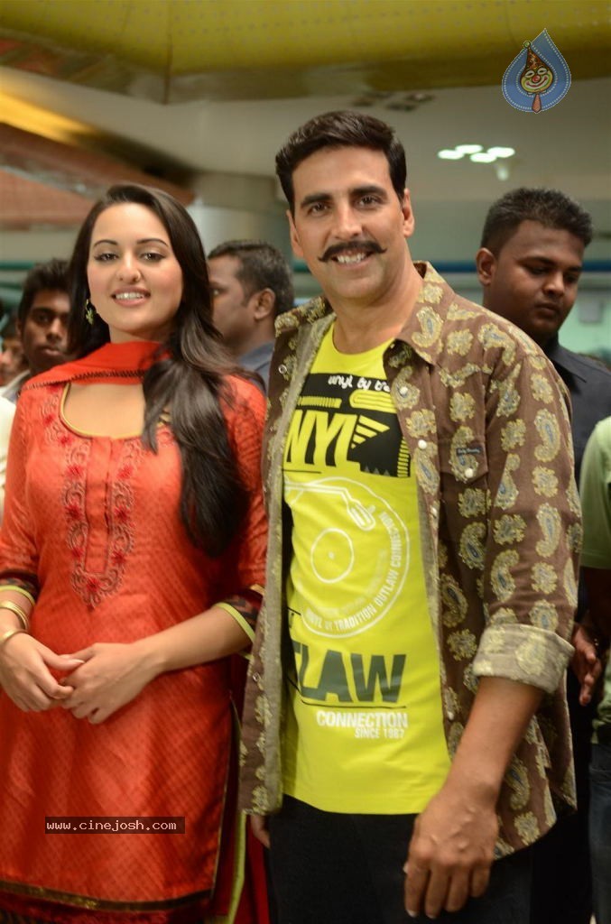 Rowdy Rathore Movie Promotion - 10 / 36 photos