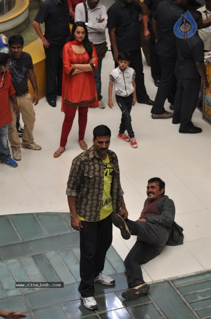 Rowdy Rathore Movie Promotion - 13 / 36 photos