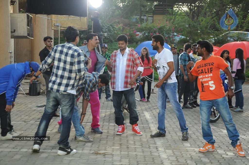 Rowdy Rathore Movie Working Stills - 1 / 14 photos