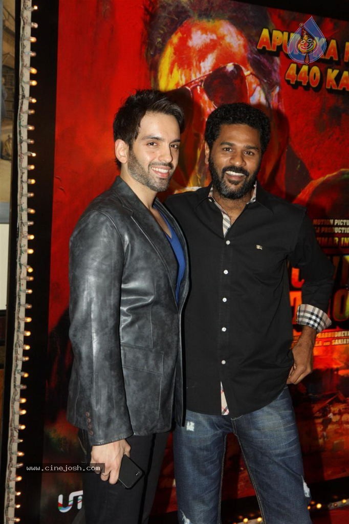 Rowdy Rathore Success Party - 24 / 34 photos