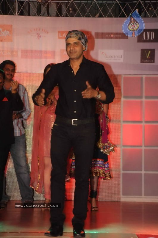 Runway Central Hosts Fashion Fiesta at Oberoi Mall - 8 / 48 photos