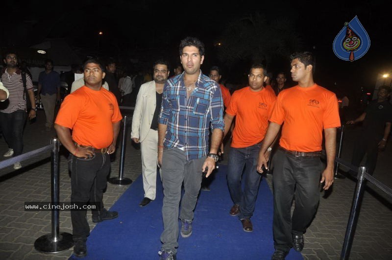 Sachin and Yuvraj at Celebrity Lockers Bash - 67 / 72 photos