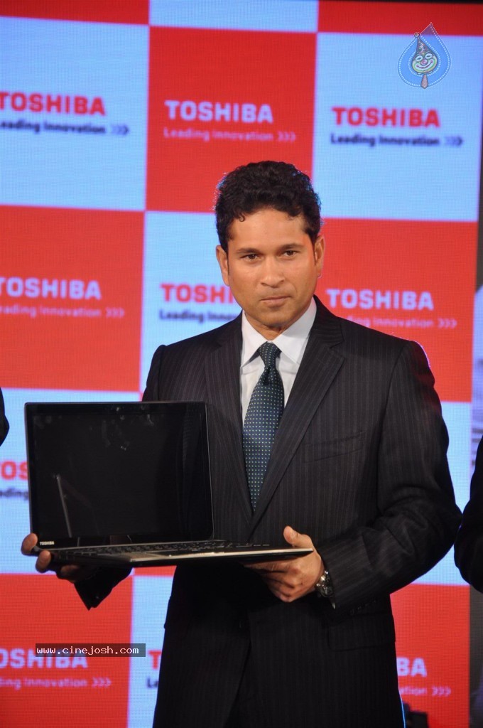 Sachin Launches Toshiba 2013 Range of Laptops - 4 / 38 photos