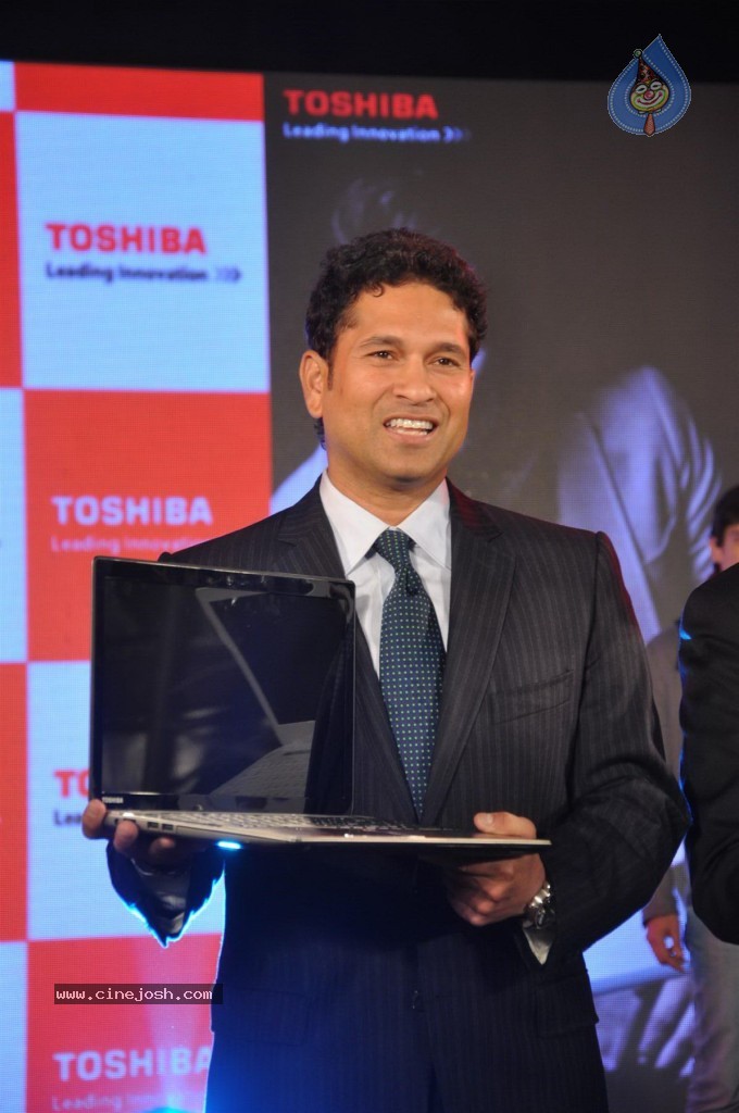 Sachin Launches Toshiba 2013 Range of Laptops - 5 / 38 photos