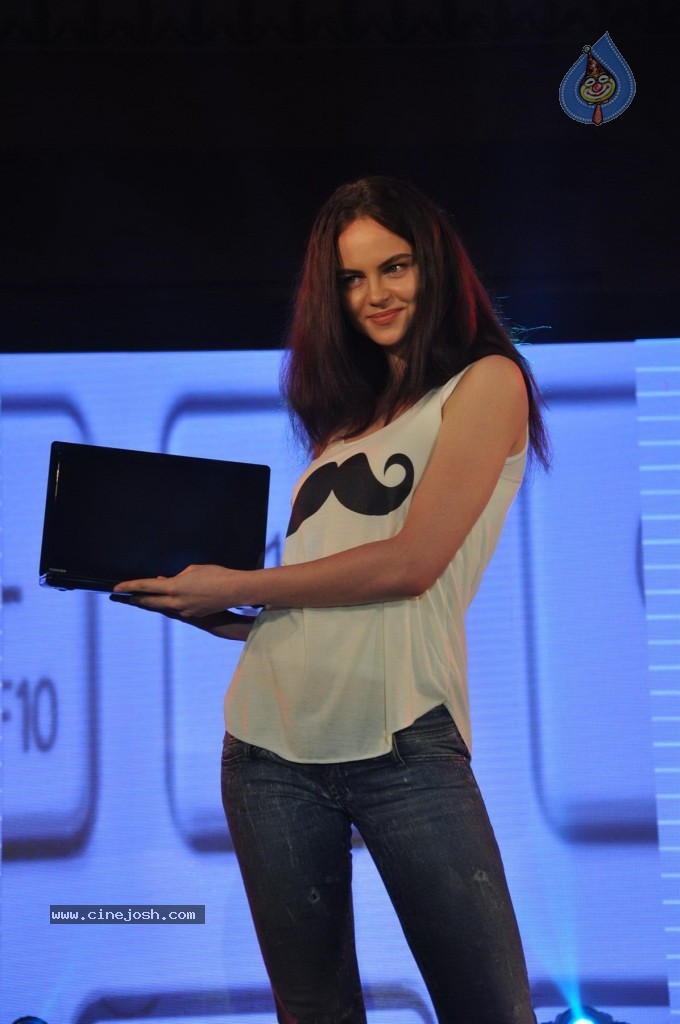 Sachin Launches Toshiba 2013 Range of Laptops - 9 / 38 photos
