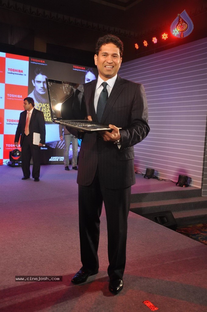 Sachin Launches Toshiba 2013 Range of Laptops - 16 / 38 photos