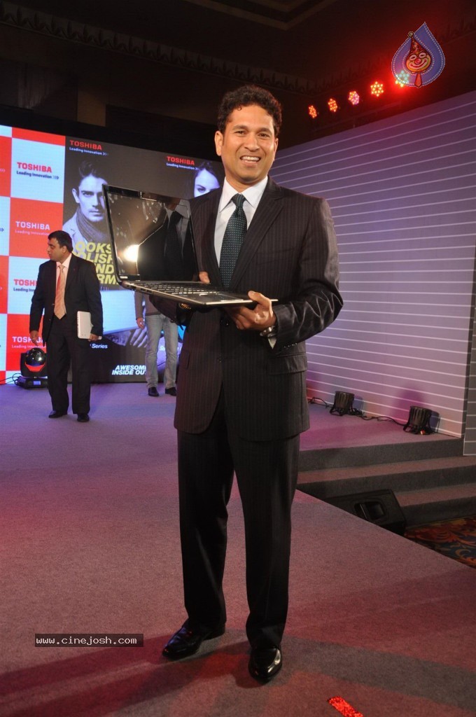 Sachin Launches Toshiba 2013 Range of Laptops - 33 / 38 photos