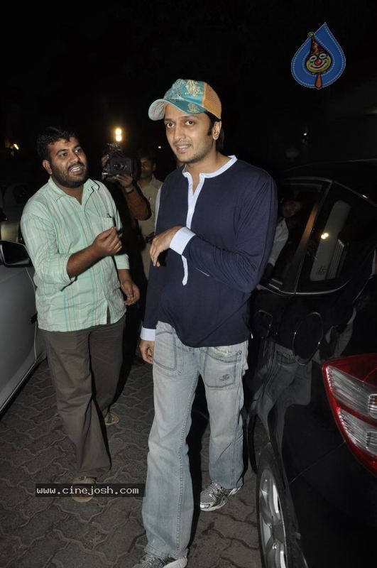 Sachin Tendulkar at Dhobi Ghat Special Screening - 10 / 42 photos