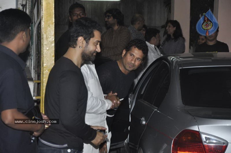 Sachin Tendulkar at Dhobi Ghat Special Screening - 12 / 42 photos