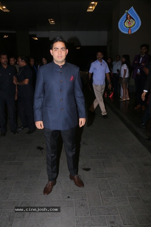 Zaheer Khan and Sagarika Ghatge Wedding Party - 12 / 24 photos